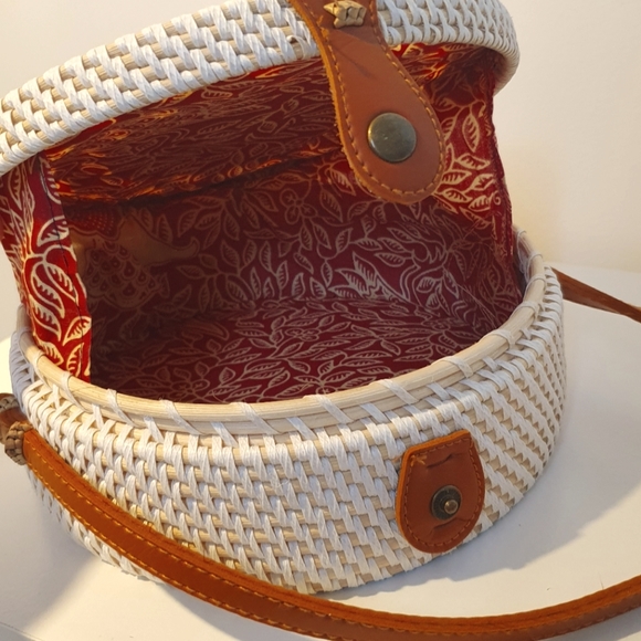 Handwoven Round Rattan Should Bag - Picture 2 of 4